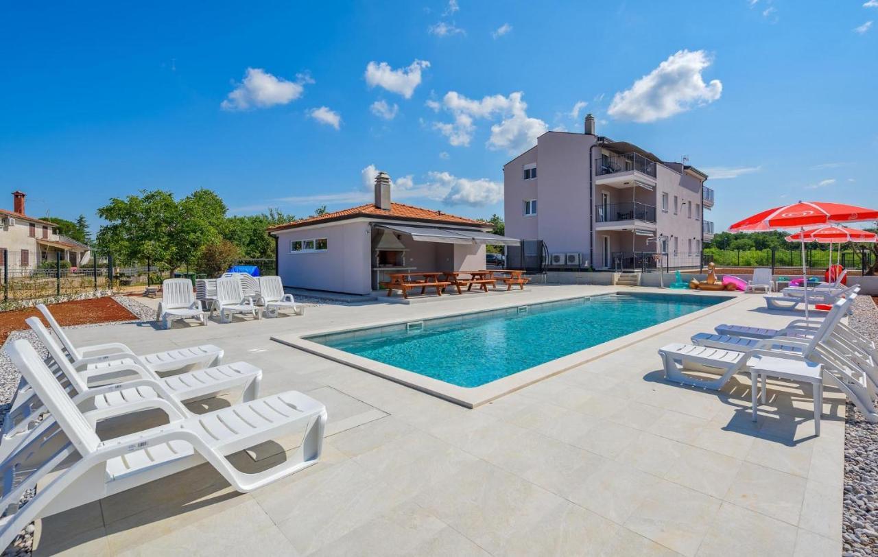 Apartmani Lucija Poreč Exterior foto