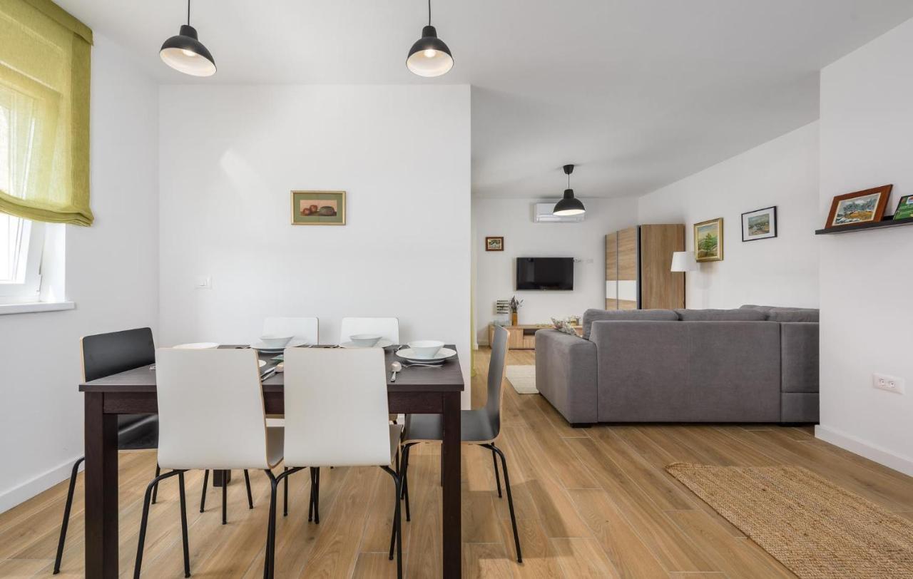 Apartmani Lucija Poreč Exterior foto
