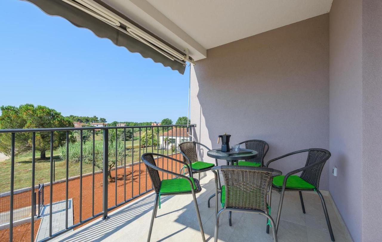 Apartmani Lucija Poreč Exterior foto