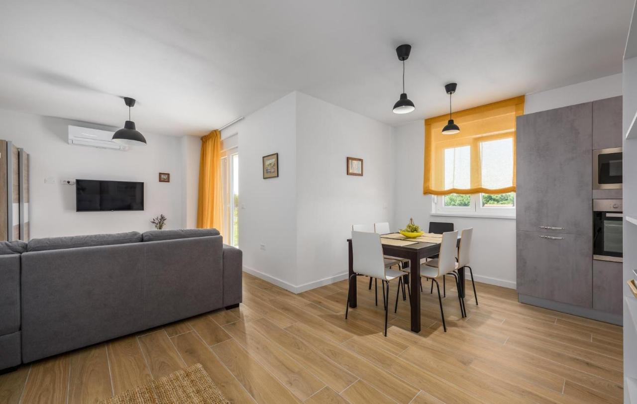 Apartmani Lucija Poreč Exterior foto