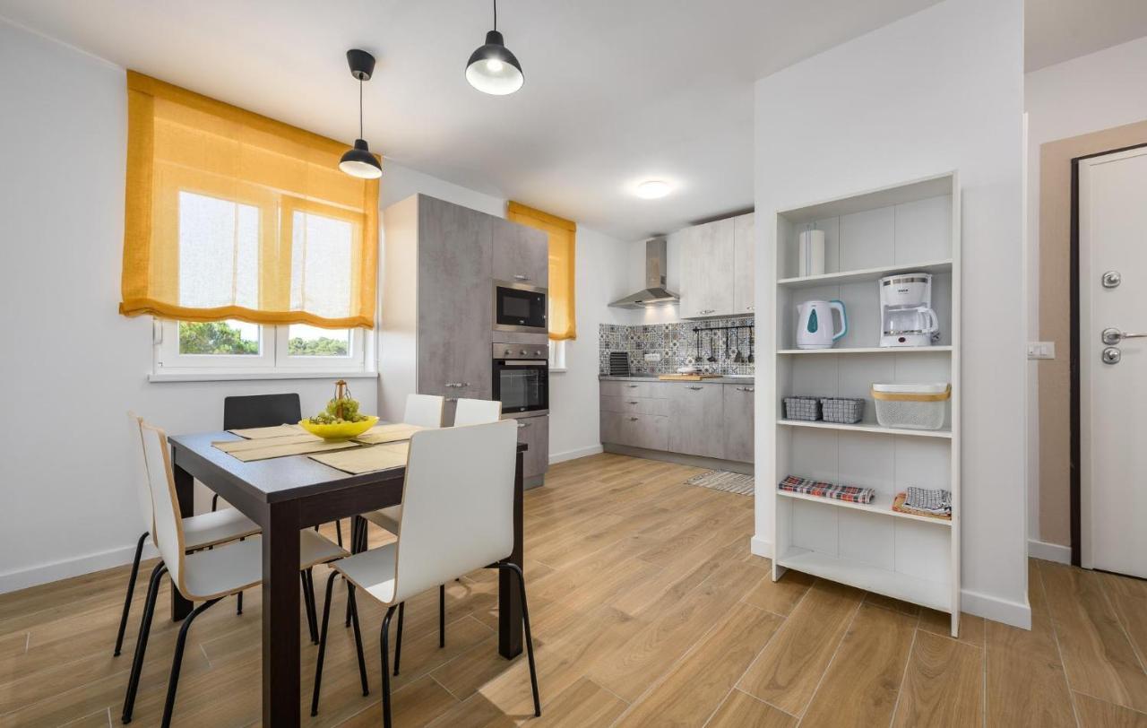 Apartmani Lucija Poreč Exterior foto