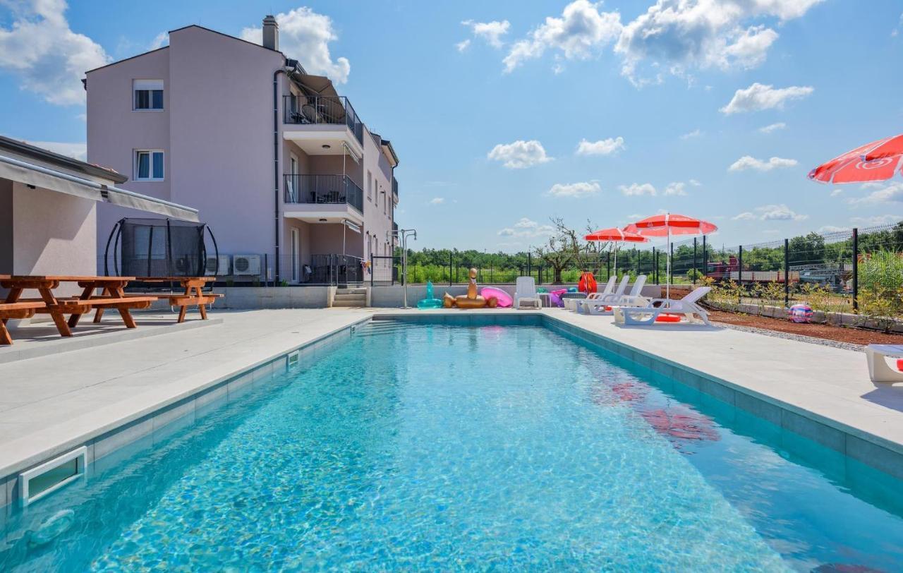 Apartmani Lucija Poreč Exterior foto