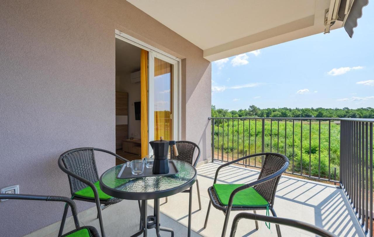 Apartmani Lucija Poreč Exterior foto