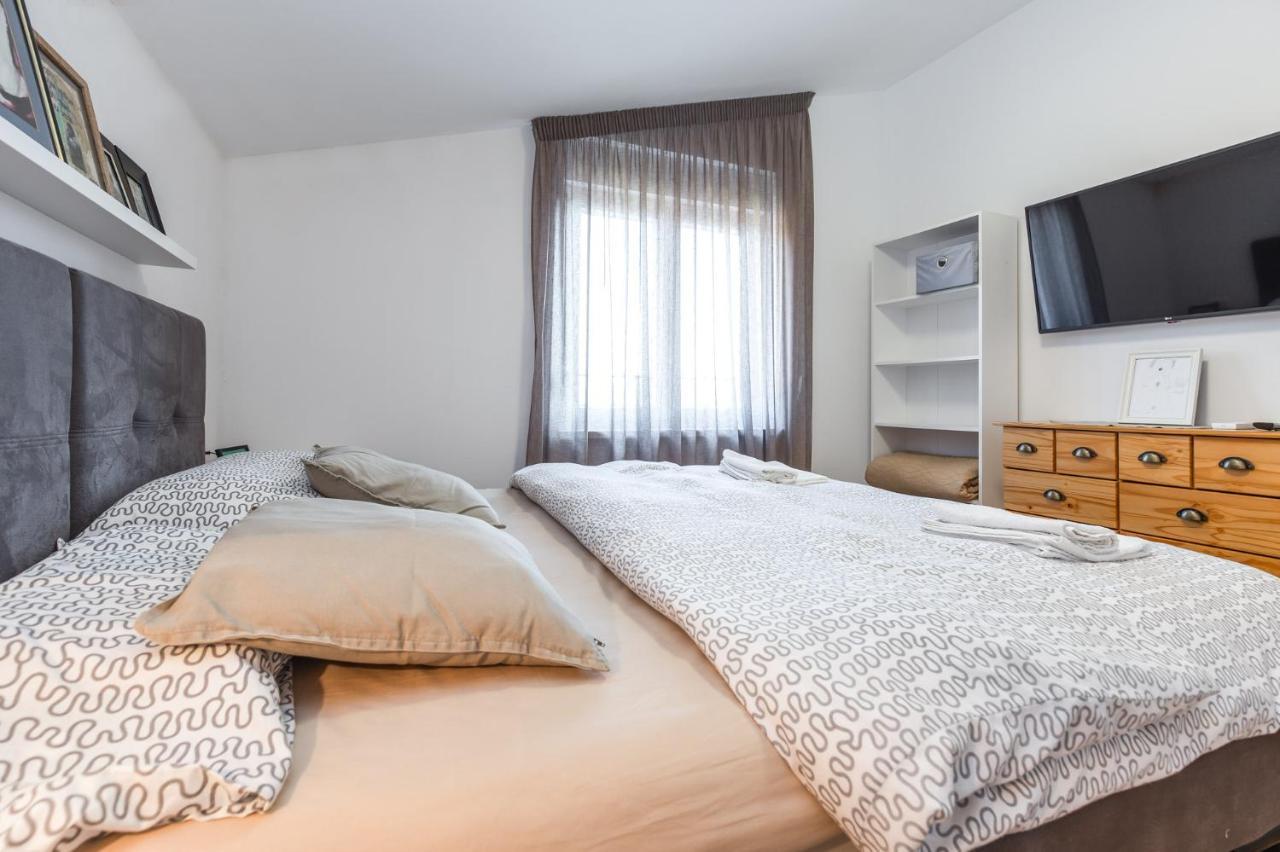 Apartmani Lucija Poreč Exterior foto